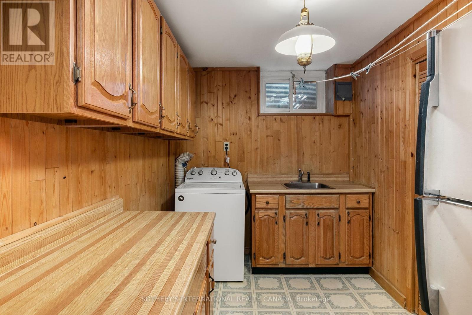 9 Queensborough Crescent, Toronto (Willowridge-Martingrove-Richview), Ontario  M9R 1A1 - Photo 40 - W12158210