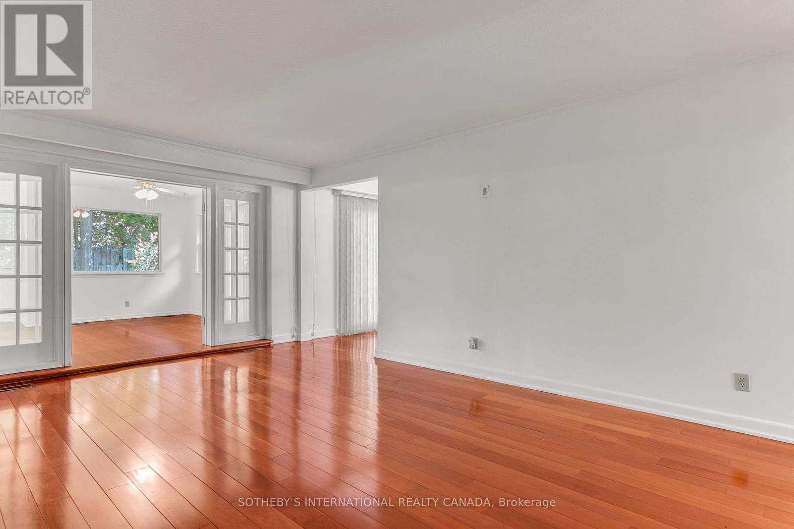 9 Queensborough Crescent, Toronto (Willowridge-Martingrove-Richview), Ontario  M9R 1A1 - Photo 8 - W12158210