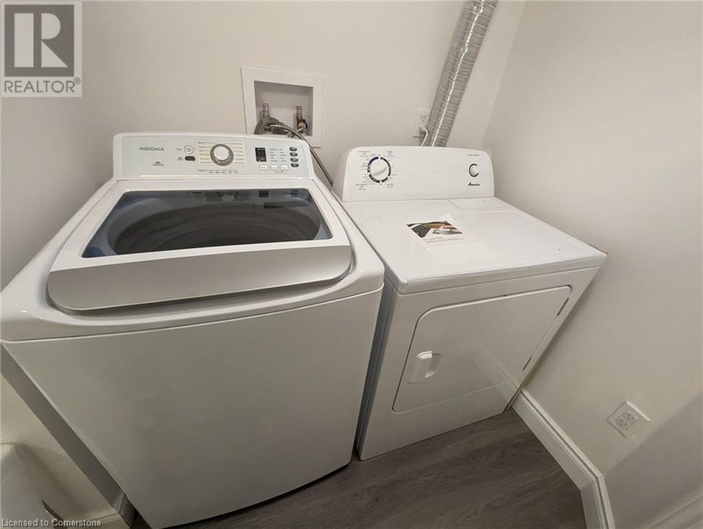 510 Oakridge Place Unit# Lower Unit, Waterloo, Ontario  N2L 4P2 - Photo 2 - 40730148