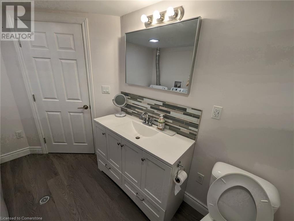 510 Oakridge Place Unit# Lower Unit, Waterloo, Ontario  N2L 4P2 - Photo 4 - 40730148