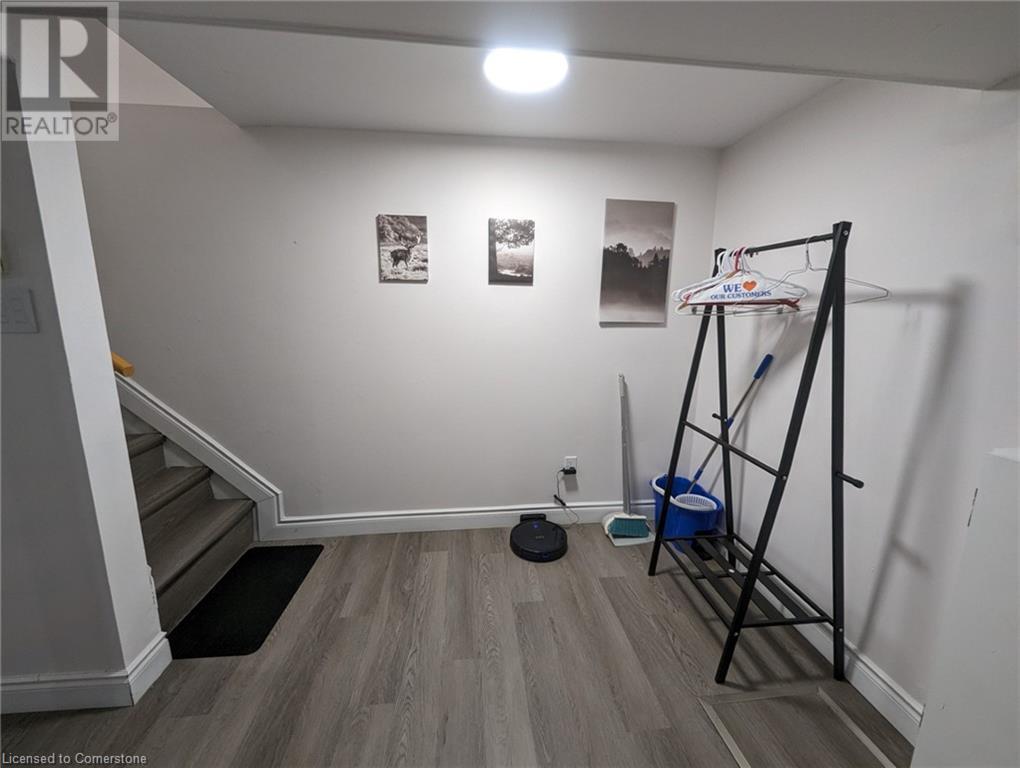 510 Oakridge Place Unit# Lower Unit, Waterloo, Ontario  N2L 4P2 - Photo 5 - 40730148