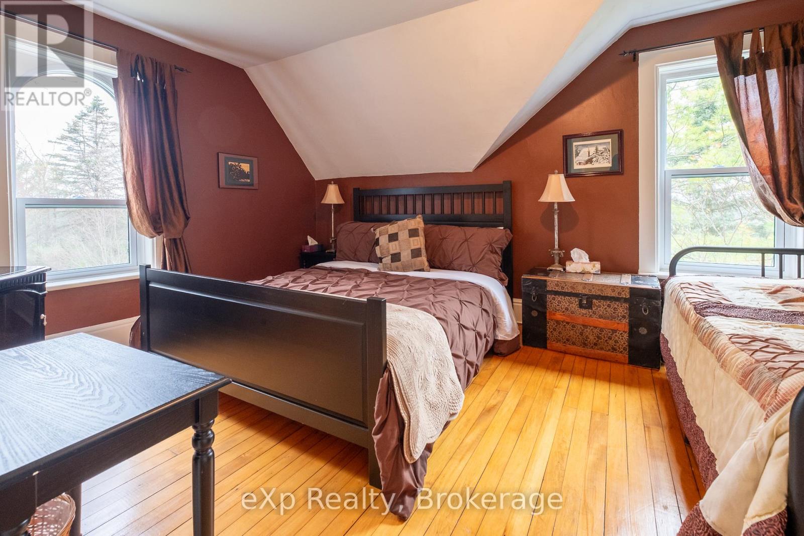 394213 Concession 2, West Grey, Ontario  N0C 1H0 - Photo 27 - X12138100
