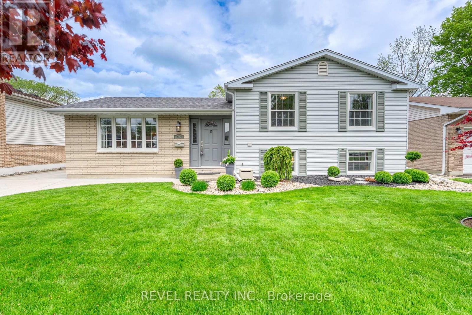990 Allandale Drive, Sarnia, Ontario  N7S 3E4 - Photo 1 - X12158189