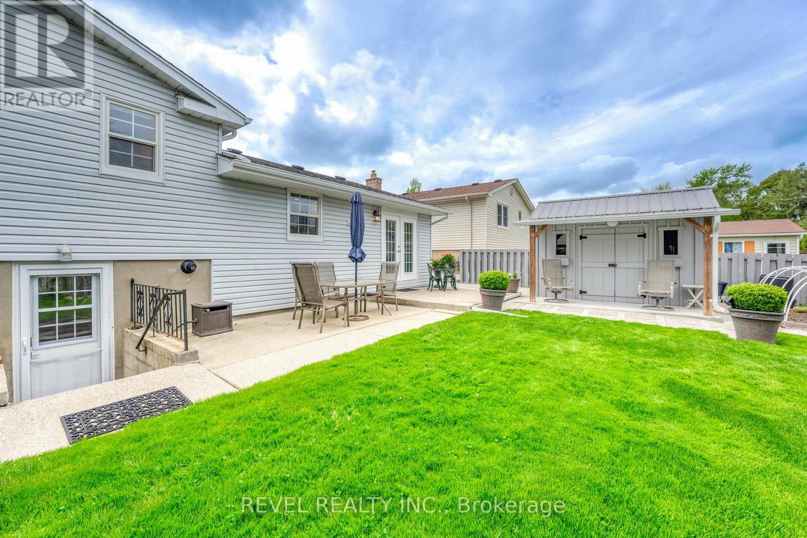 990 Allandale Drive, Sarnia, Ontario  N7S 3E4 - Photo 10 - X12158189