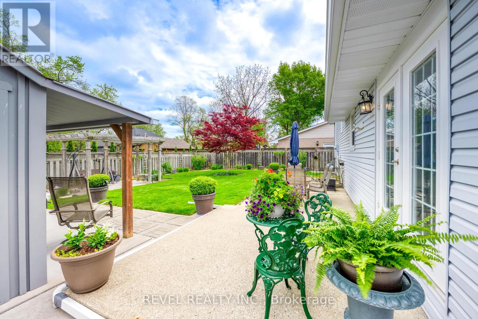990 Allandale Drive, Sarnia, Ontario  N7S 3E4 - Photo 4 - X12158189