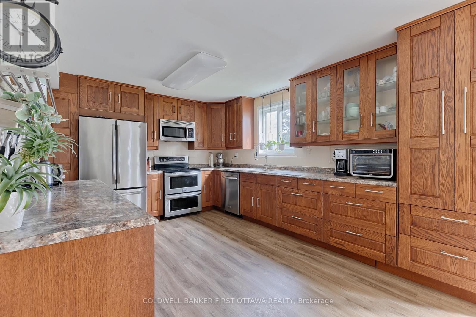 27 Harrison Trail, Greater Madawaska, Ontario  K0J 2R0 - Photo 10 - X12122830