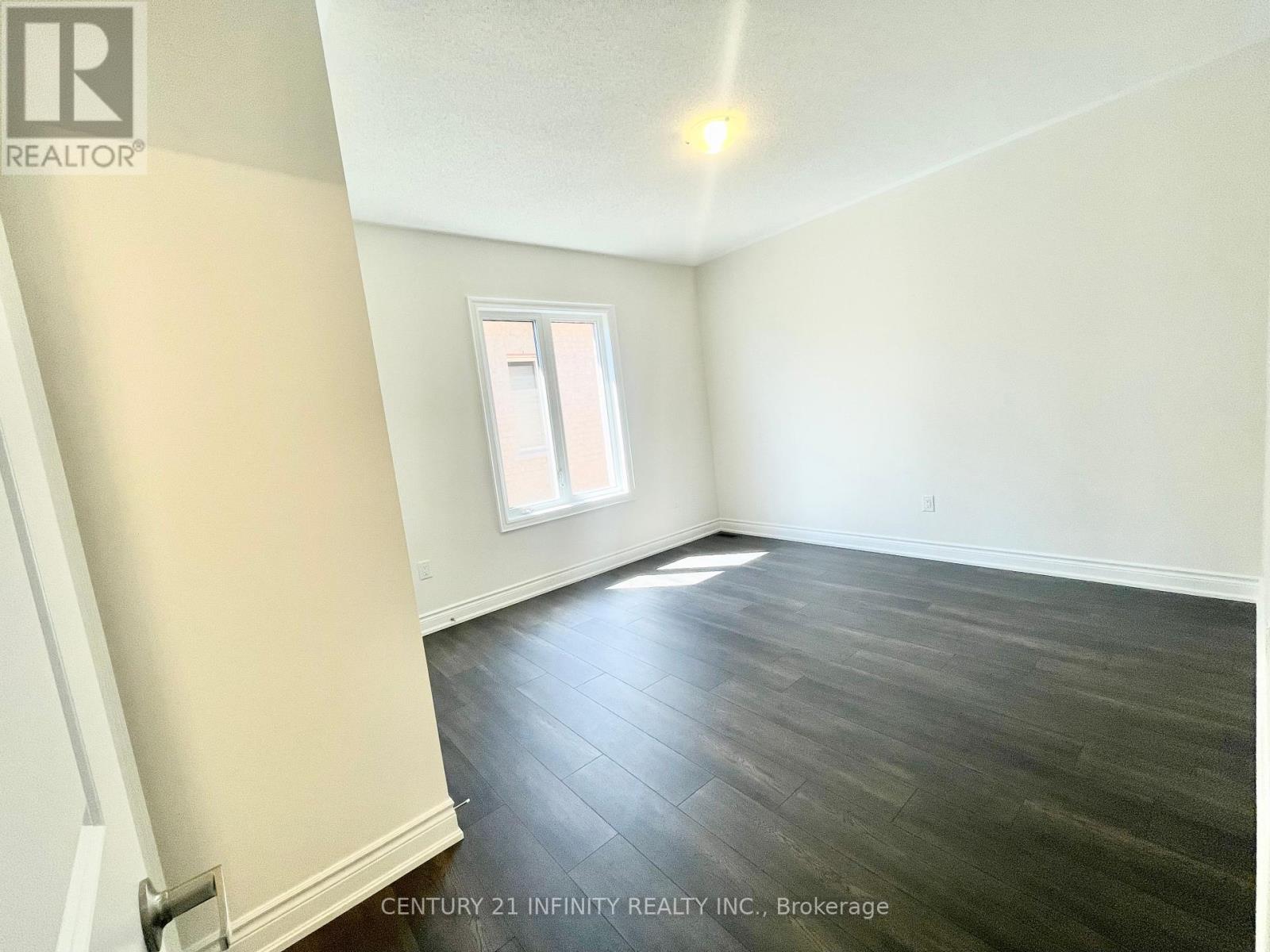 62 Bud Leggett Crescent, Georgina, Ontario  L4P 0B7 - Photo 36 - N12158272