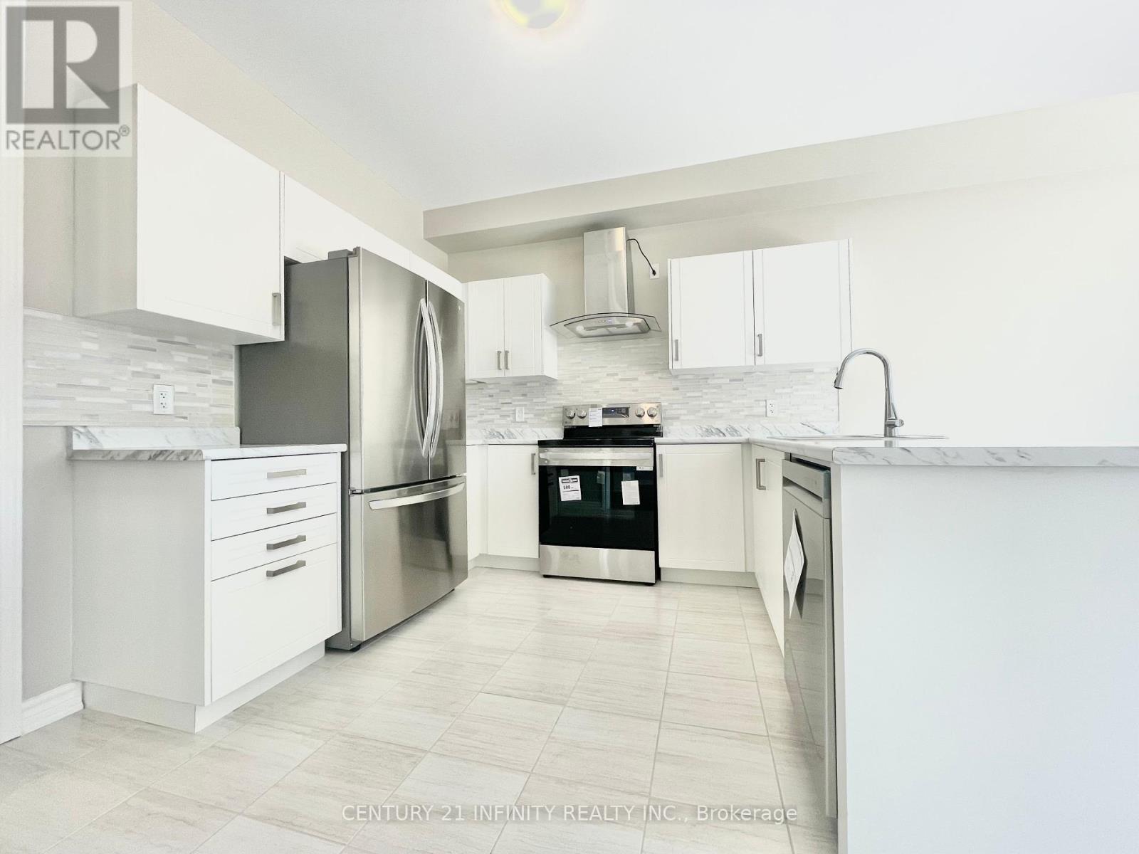 210 Cubitt Street, Clearview, Ontario  L0M 1S0 - Photo 10 - S12158297