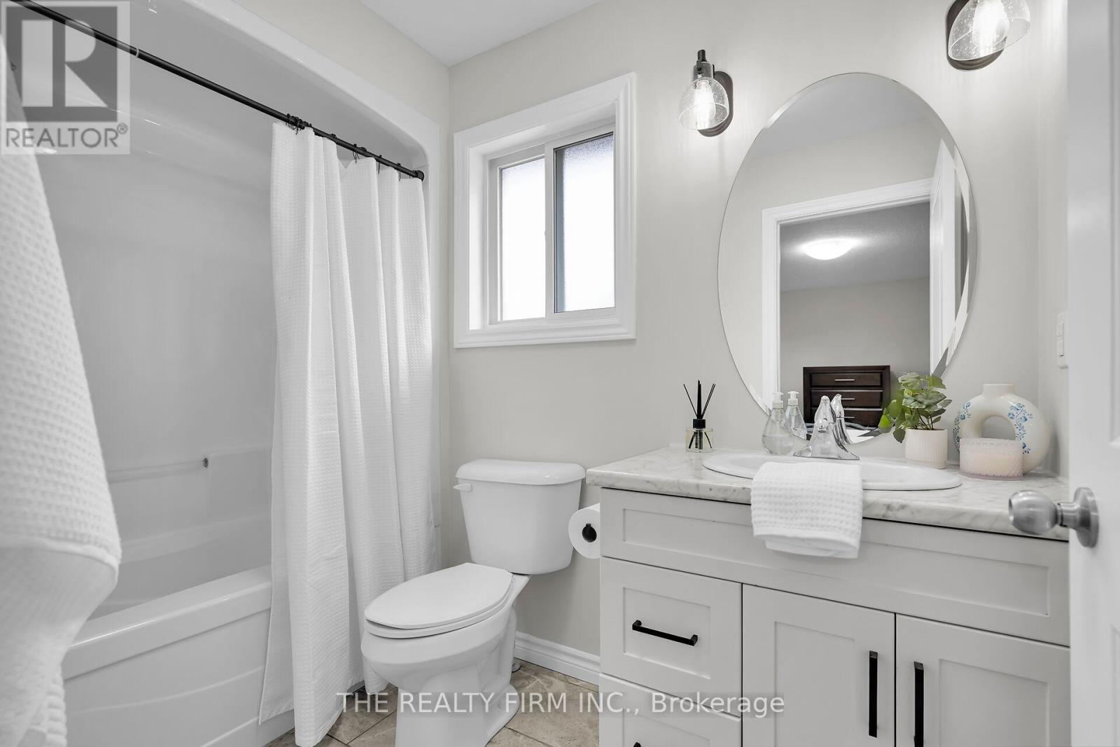 15 Glenwood Street, St. Thomas, Ontario  N5R 0G9 - Photo 19 - X12158227