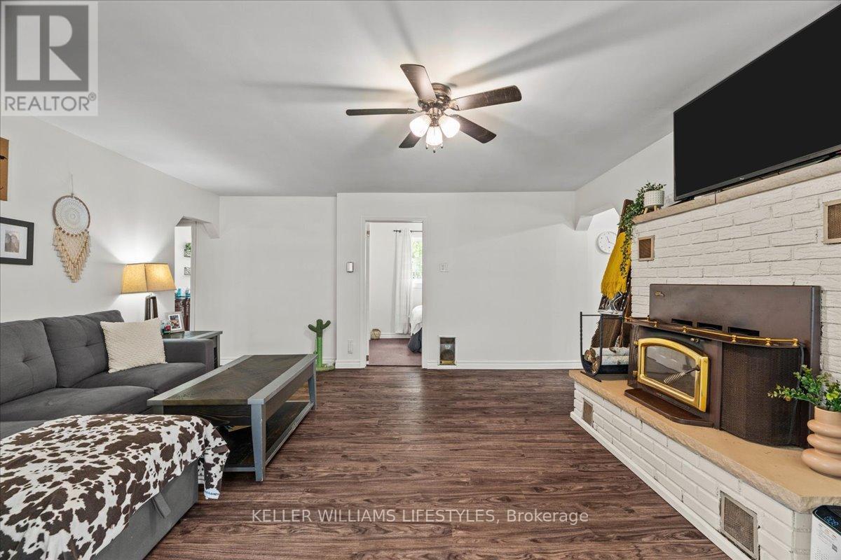 6085 Danbea Lane, Lambton Shores, Ontario  N0N 1J1 - Photo 8 - X12158264