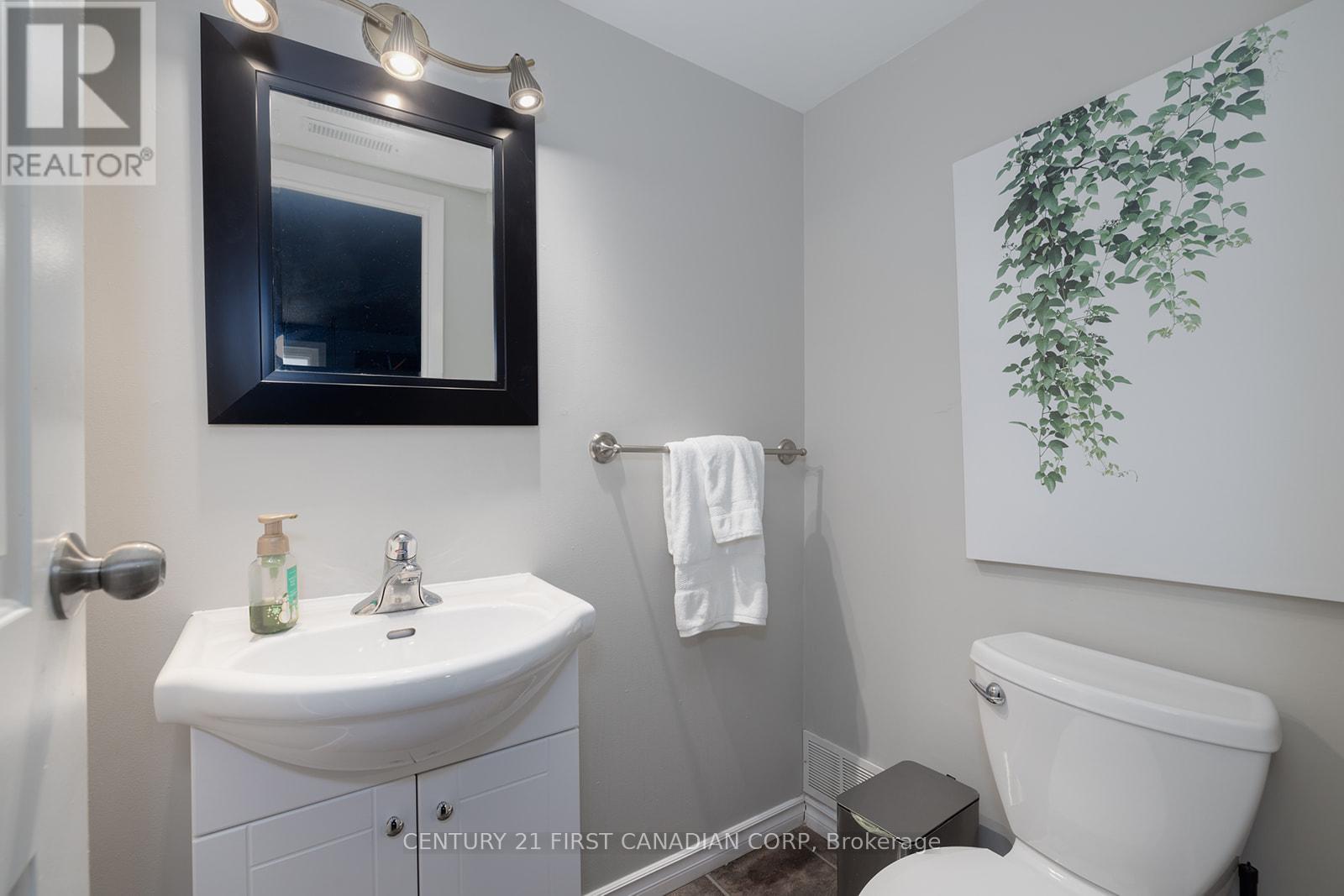 82 - 40 Tiffany Drive, London East (East I), Ontario  N5V 3N3 - Photo 18 - X12158279