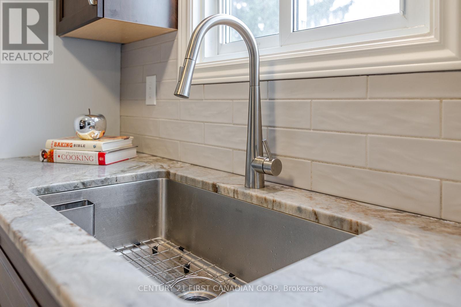 82 - 40 Tiffany Drive, London East (East I), Ontario  N5V 3N3 - Photo 6 - X12158279