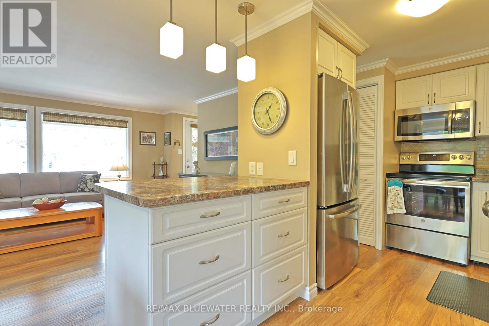 22 Pebble Beach Parkway, South Huron (Stephen), Ontario  N0M 1T0 - Photo 19 - X12158334