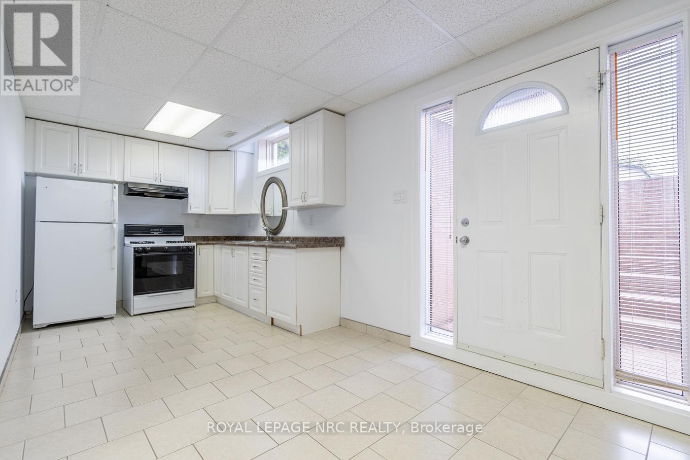 57 Sullivan Avenue, Thorold, Ontario  L2V 2Y7 - Photo 20 - X12158073