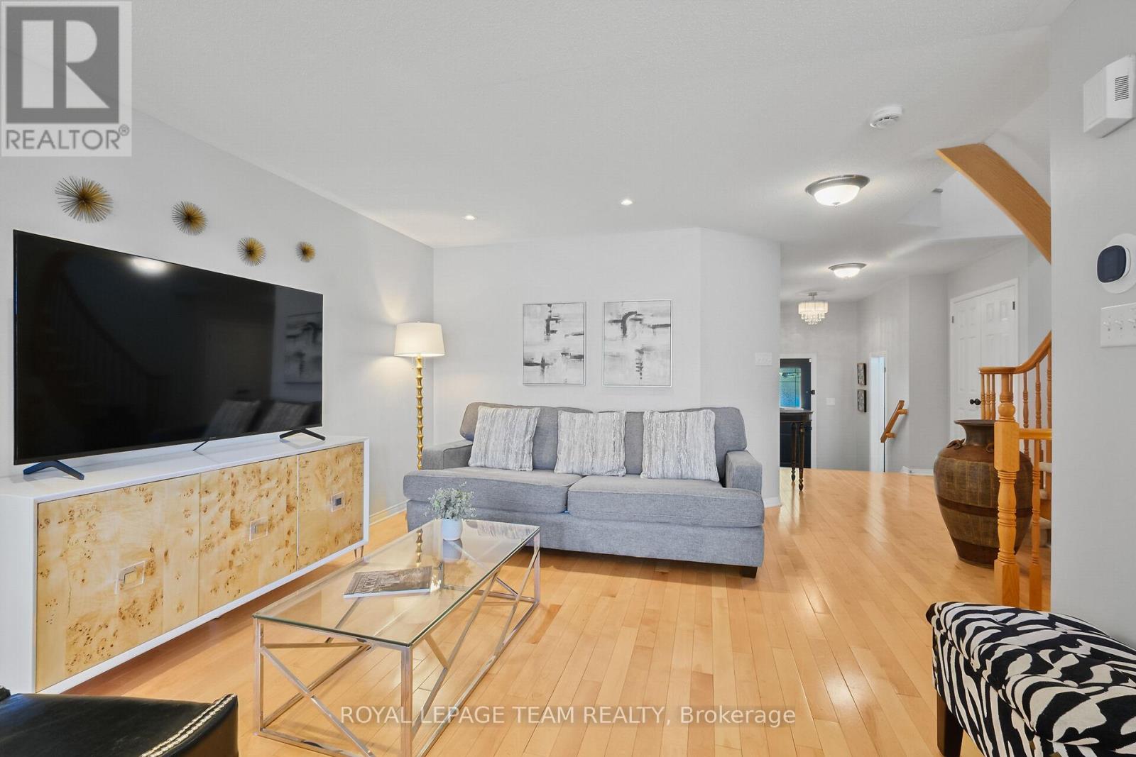 2072 Dunollie Crescent, Ottawa, Ontario  K2W 1H6 - Photo 10 - X12158345