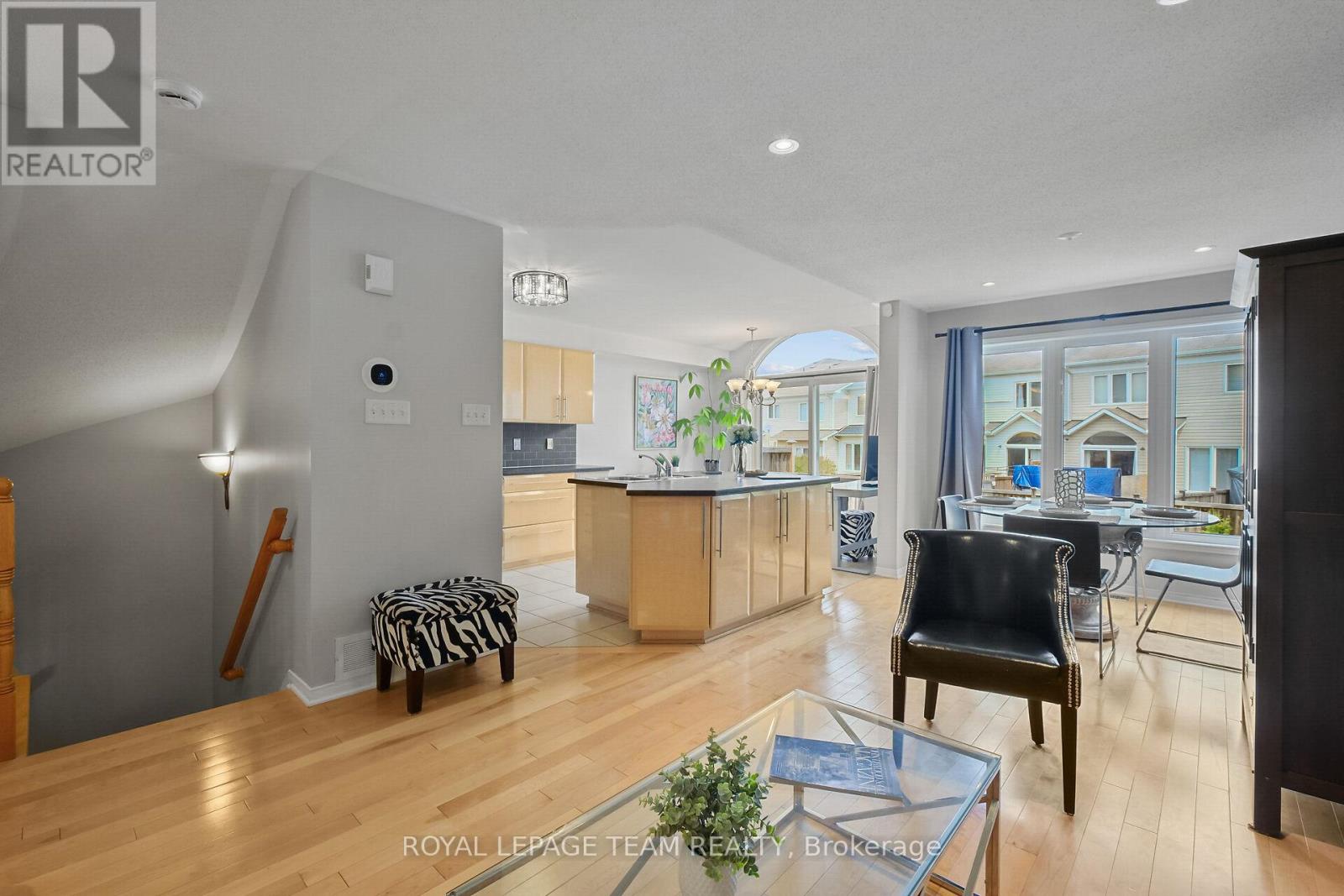 2072 Dunollie Crescent, Ottawa, Ontario  K2W 1H6 - Photo 12 - X12158345