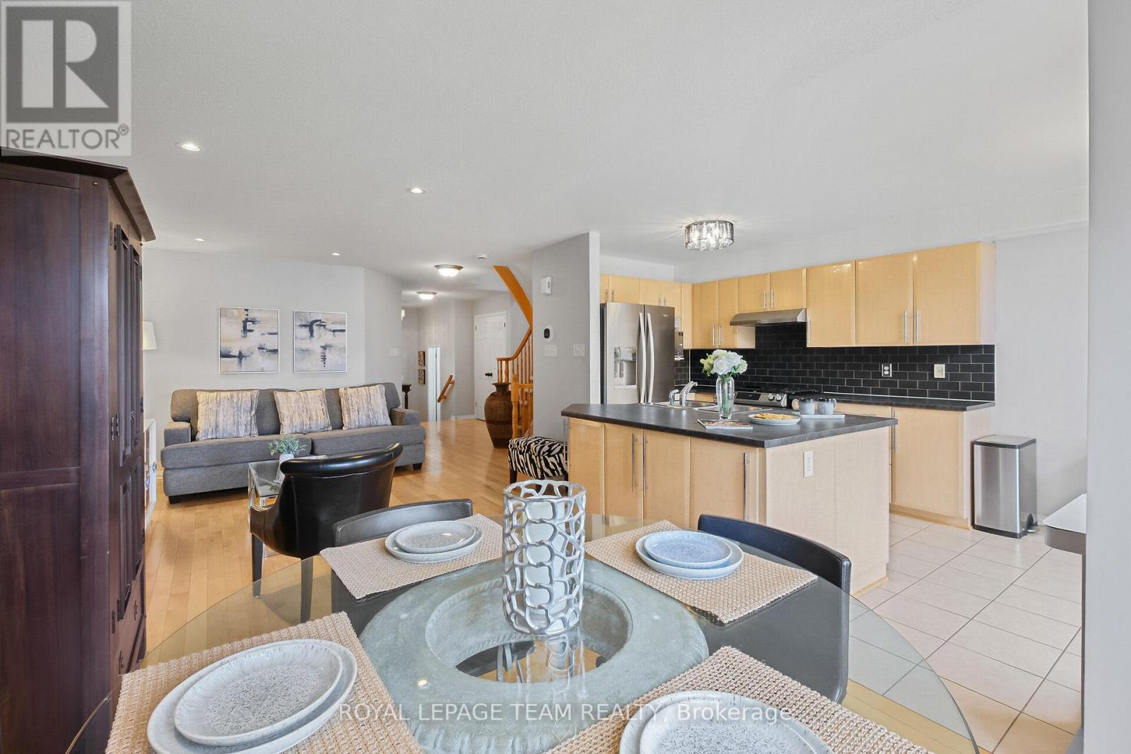 2072 Dunollie Crescent, Ottawa, Ontario  K2W 1H6 - Photo 14 - X12158345