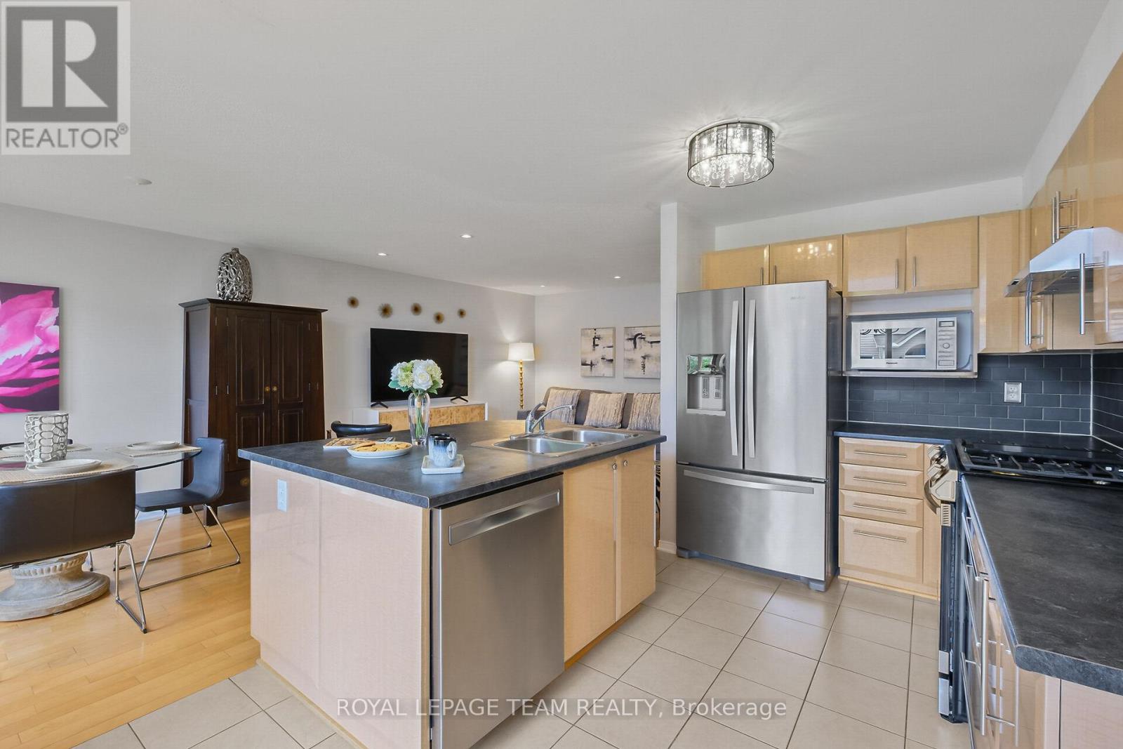 2072 Dunollie Crescent, Ottawa, Ontario  K2W 1H6 - Photo 16 - X12158345