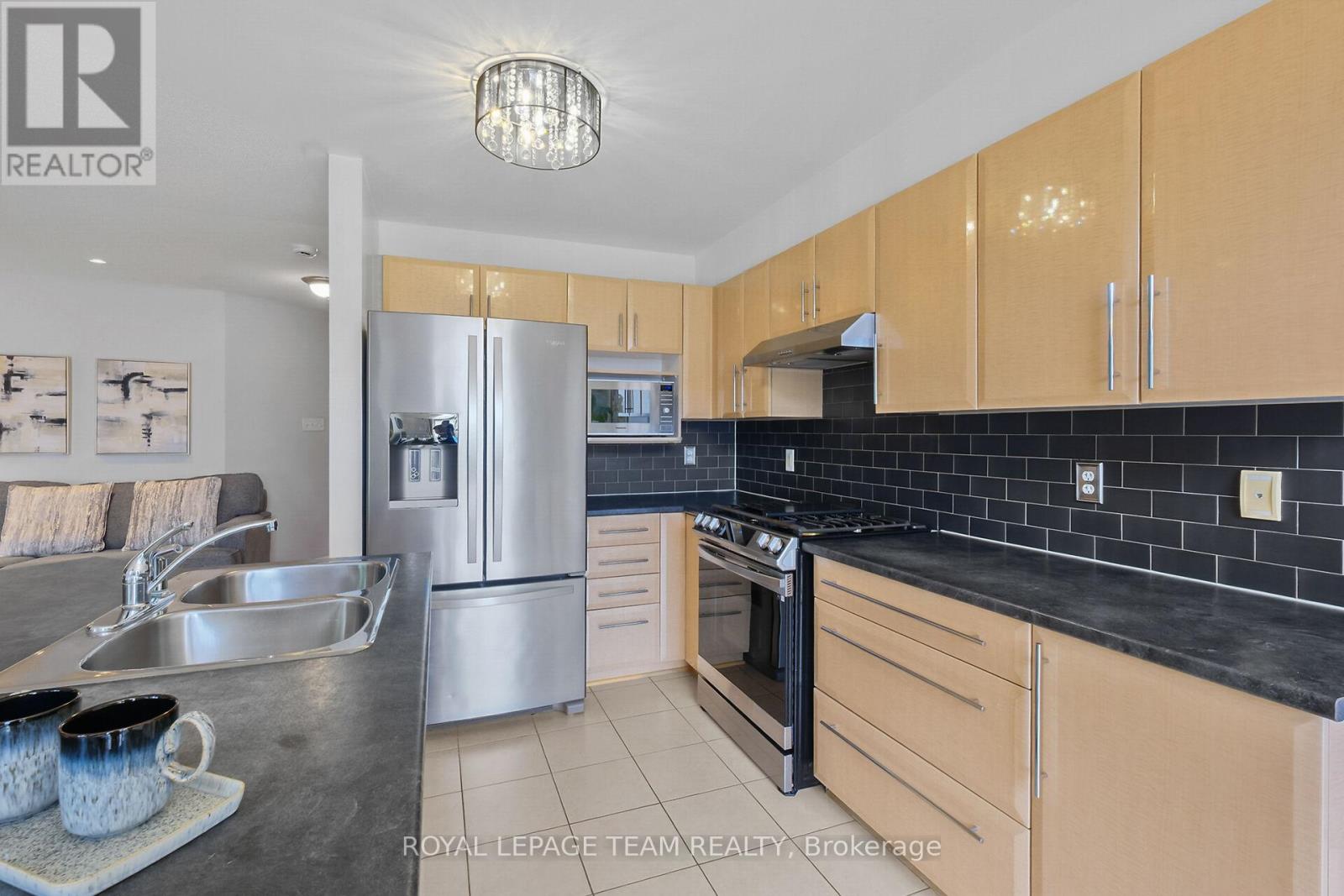 2072 Dunollie Crescent, Ottawa, Ontario  K2W 1H6 - Photo 17 - X12158345