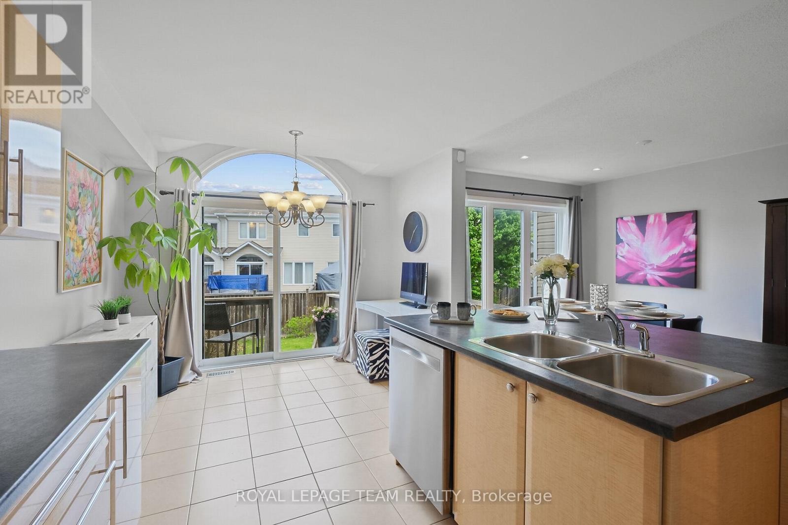 2072 Dunollie Crescent, Ottawa, Ontario  K2W 1H6 - Photo 19 - X12158345