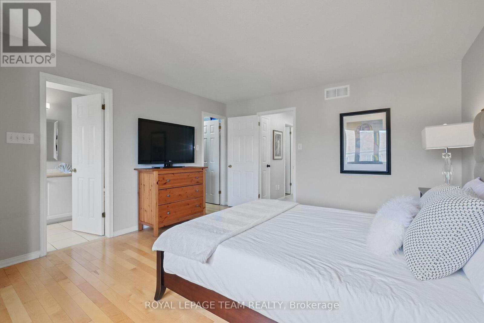 2072 Dunollie Crescent, Ottawa, Ontario  K2W 1H6 - Photo 24 - X12158345