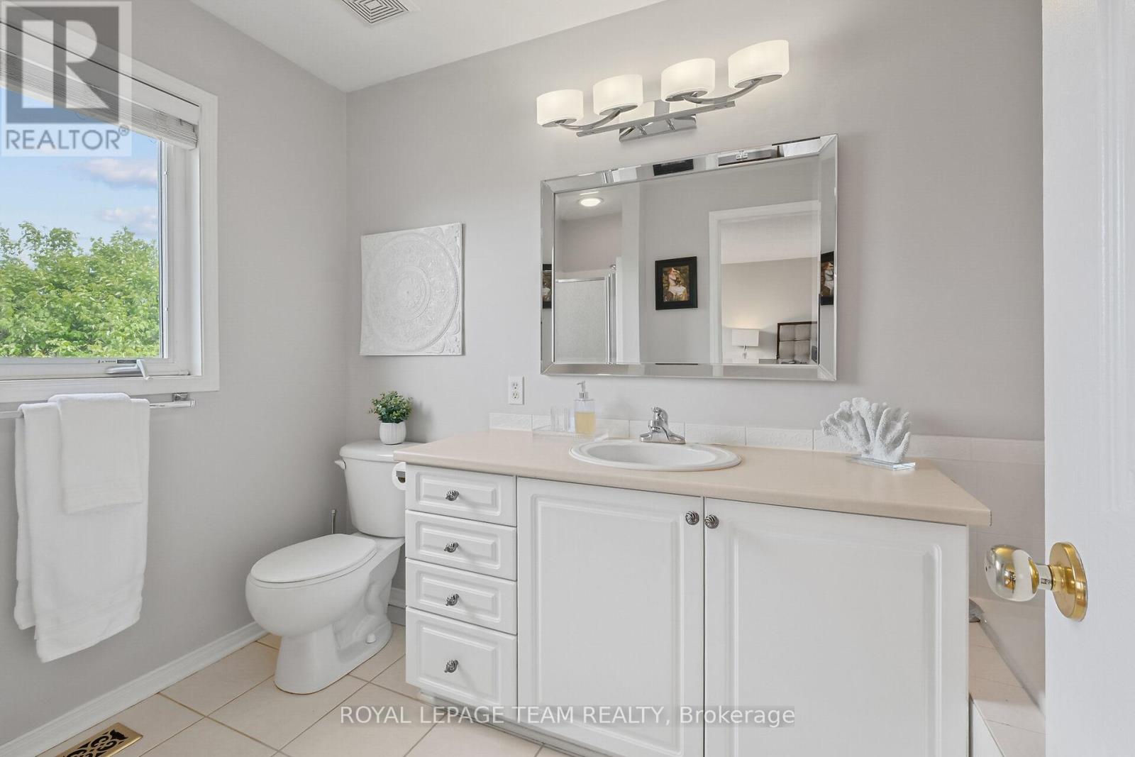 2072 Dunollie Crescent, Ottawa, Ontario  K2W 1H6 - Photo 26 - X12158345