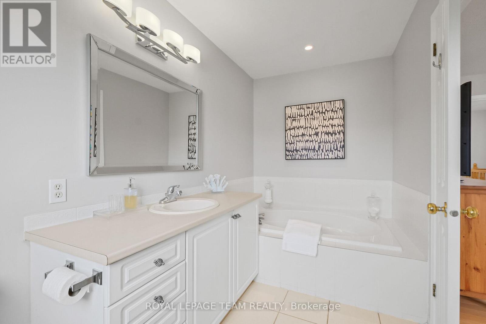 2072 Dunollie Crescent, Ottawa, Ontario  K2W 1H6 - Photo 28 - X12158345