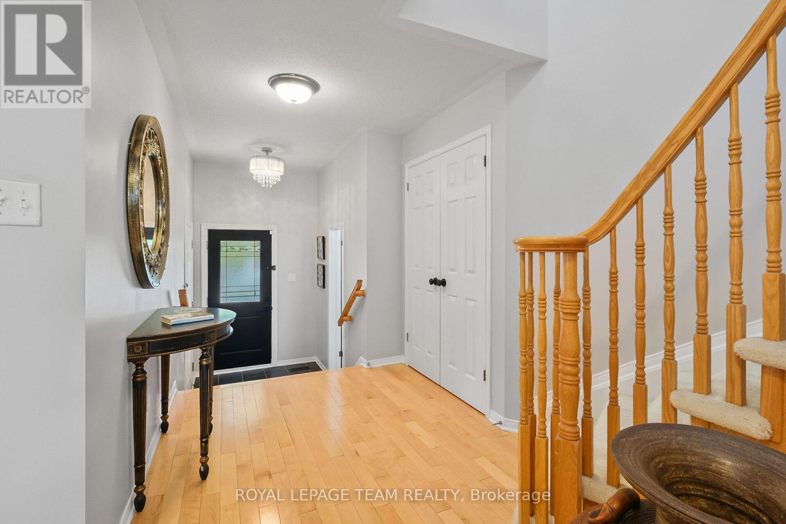 2072 Dunollie Crescent, Ottawa, Ontario  K2W 1H6 - Photo 7 - X12158345