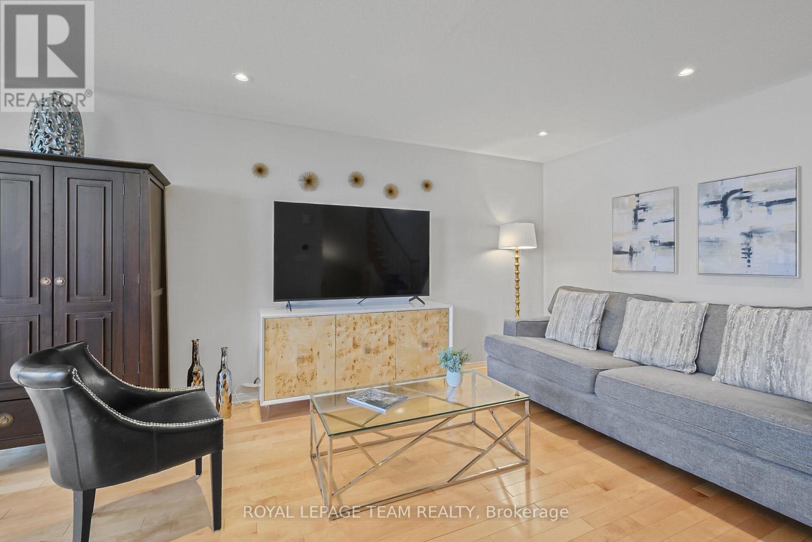 2072 Dunollie Crescent, Ottawa, Ontario  K2W 1H6 - Photo 9 - X12158345