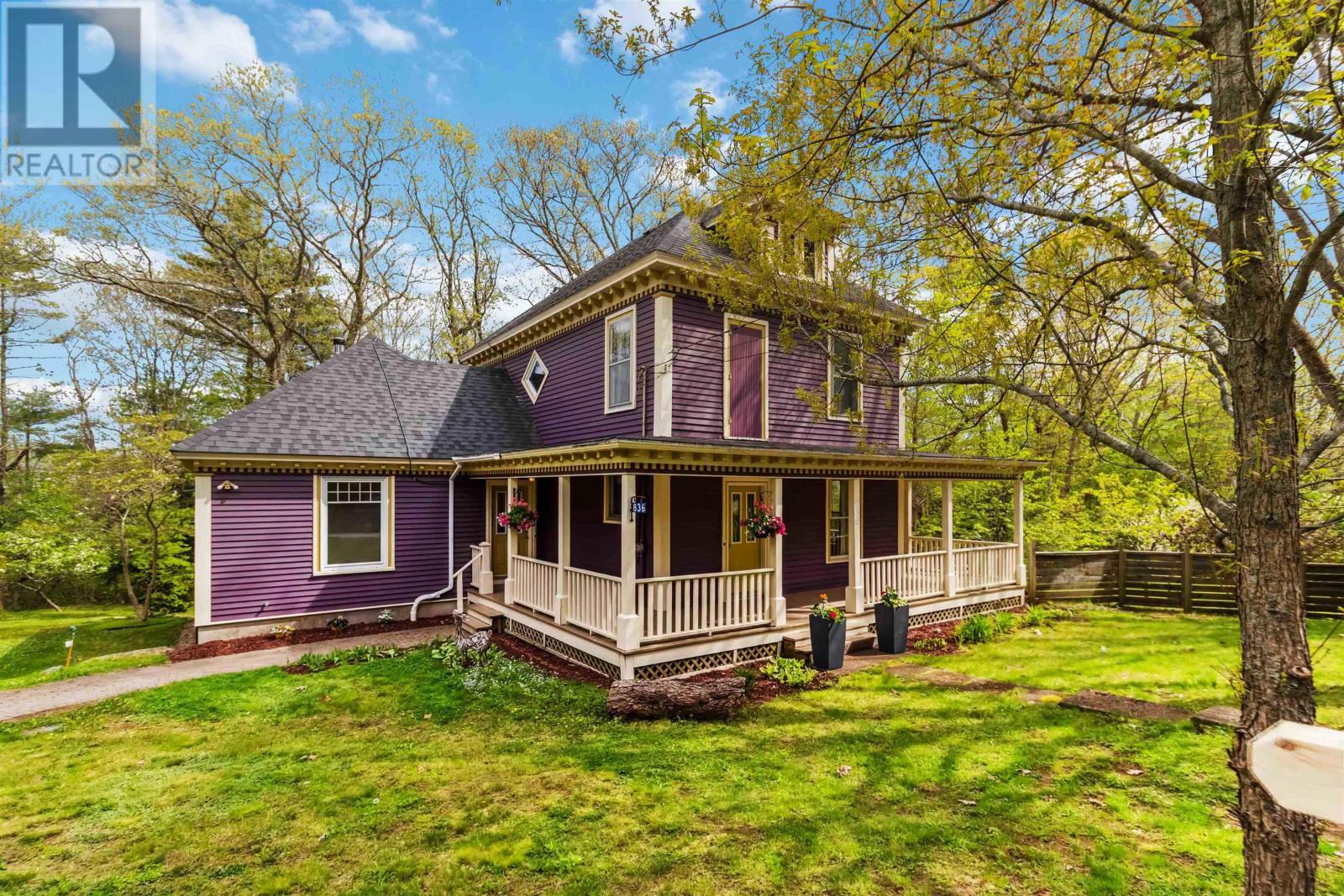 Property at 836 LAHAVE Street image 2