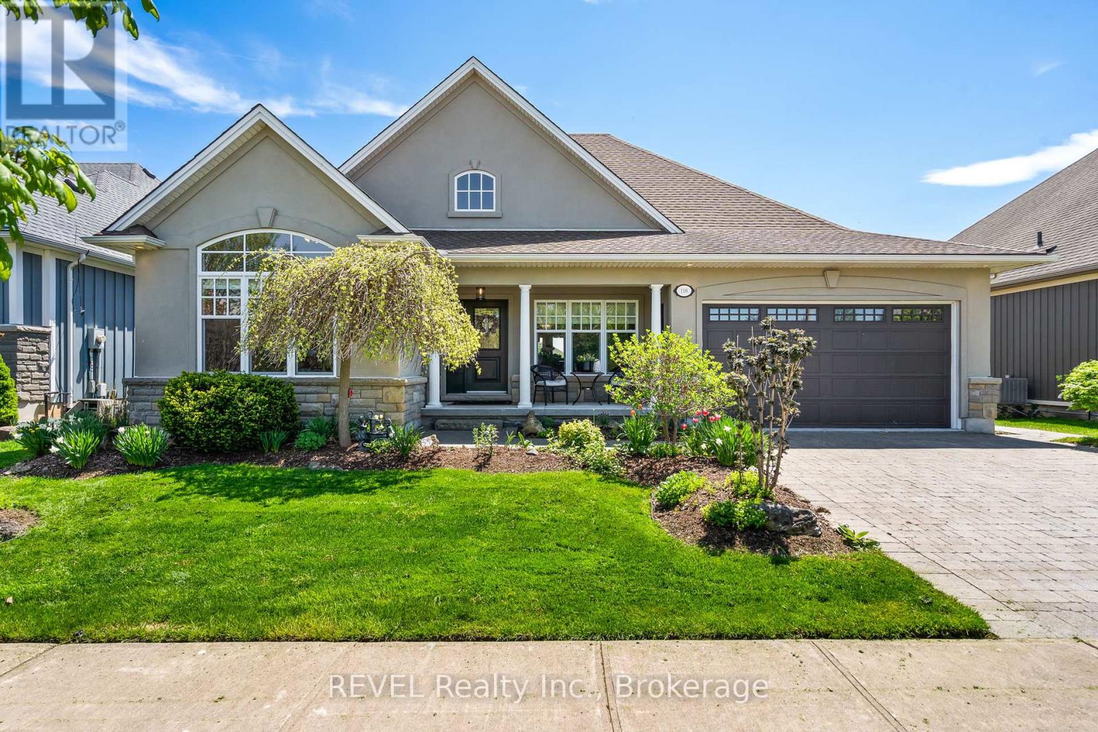 116 Sunrise Court, Fort Erie, Ontario  L0S 1N0 - Photo 2 - X12158262