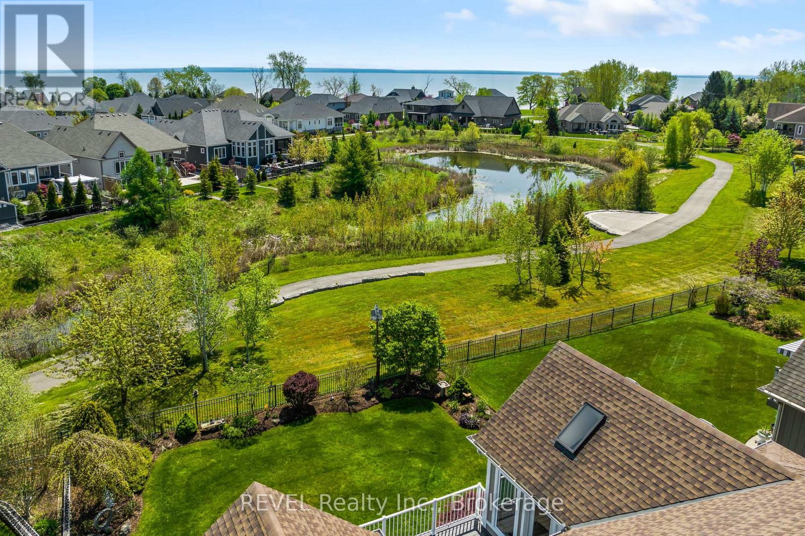 116 Sunrise Court, Fort Erie, Ontario  L0S 1N0 - Photo 31 - X12158262