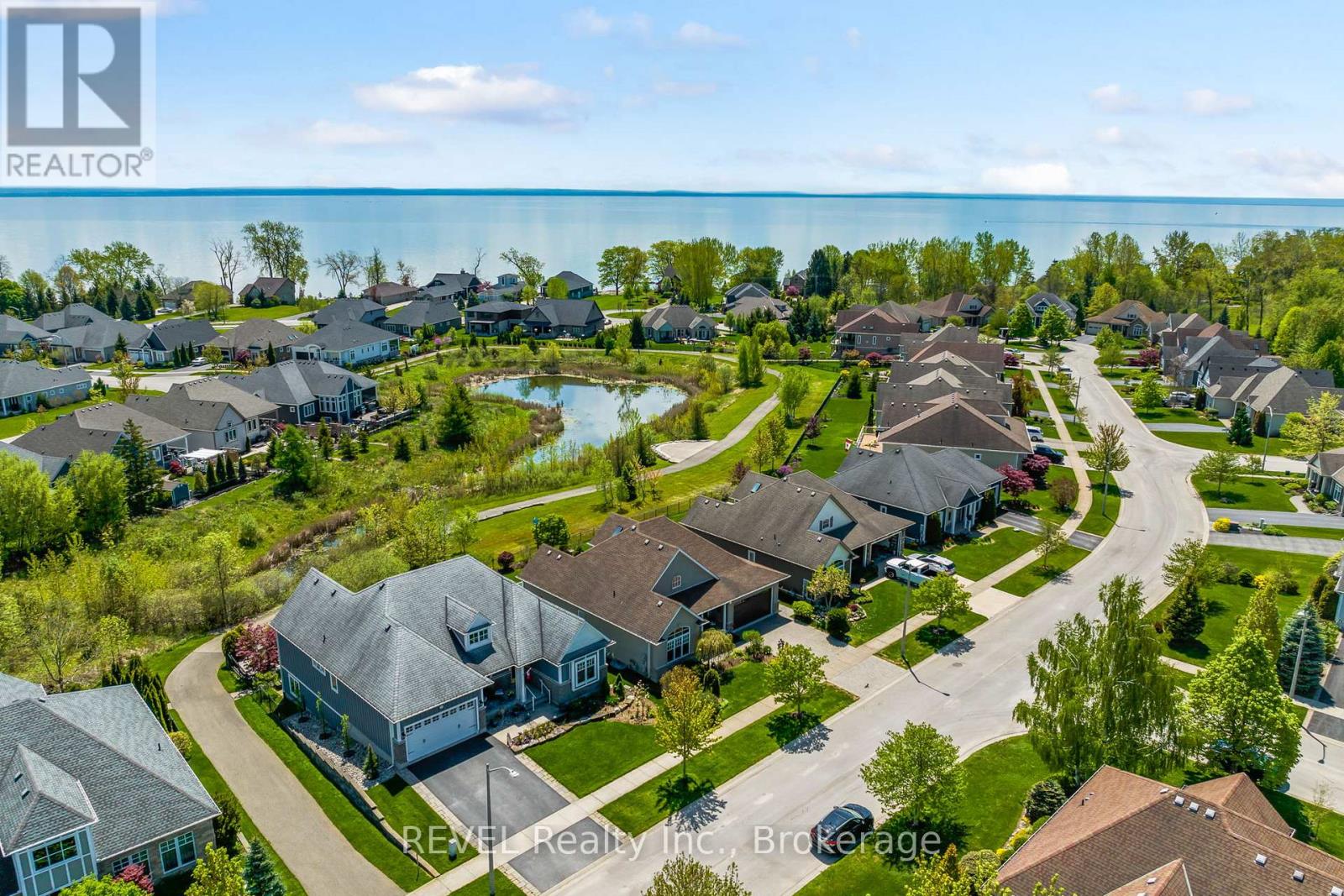 116 Sunrise Court, Fort Erie, Ontario  L0S 1N0 - Photo 37 - X12158262