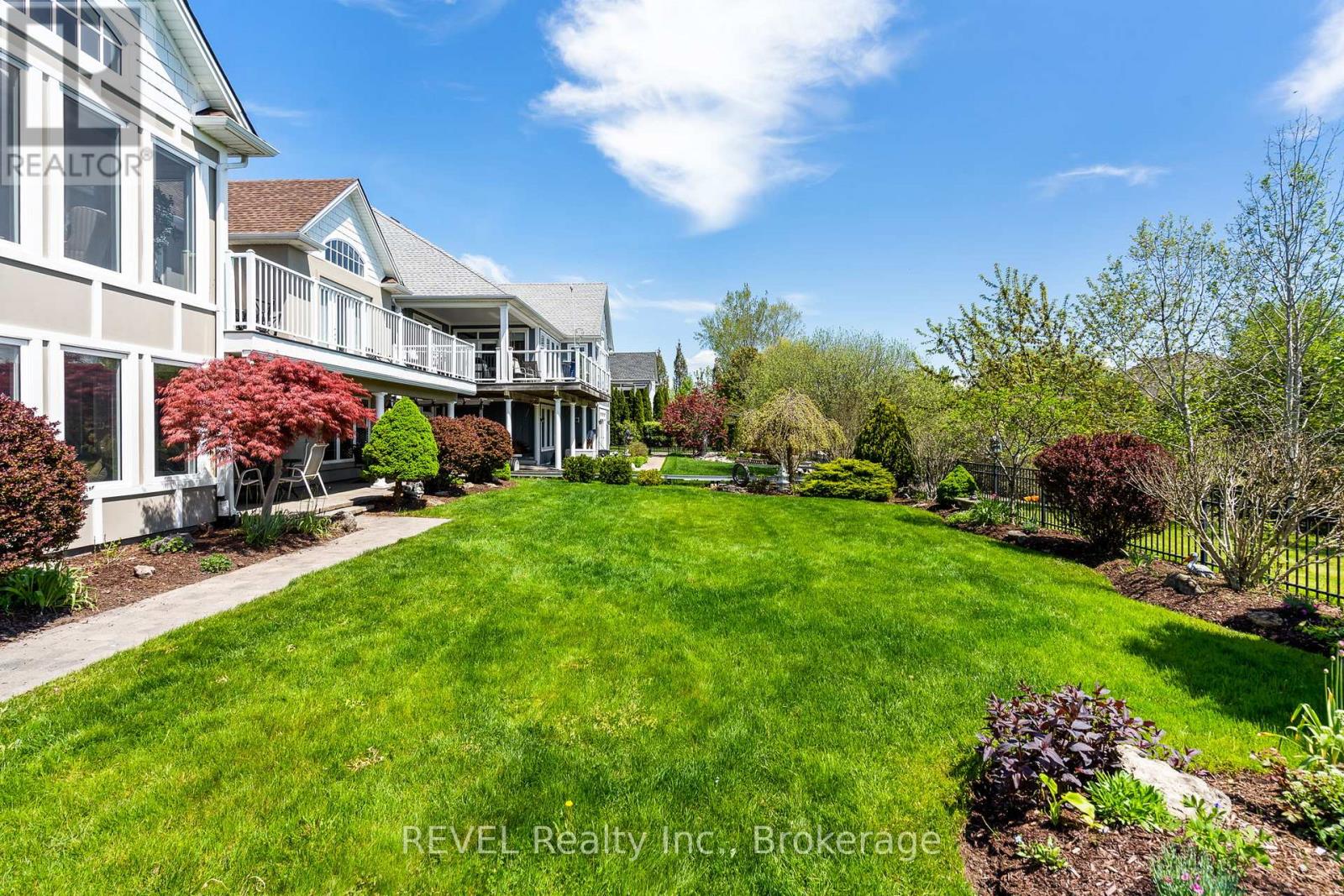 116 Sunrise Court, Fort Erie (Ridgeway), Ontario  L0S 1N0 - Photo 46 - X12158262