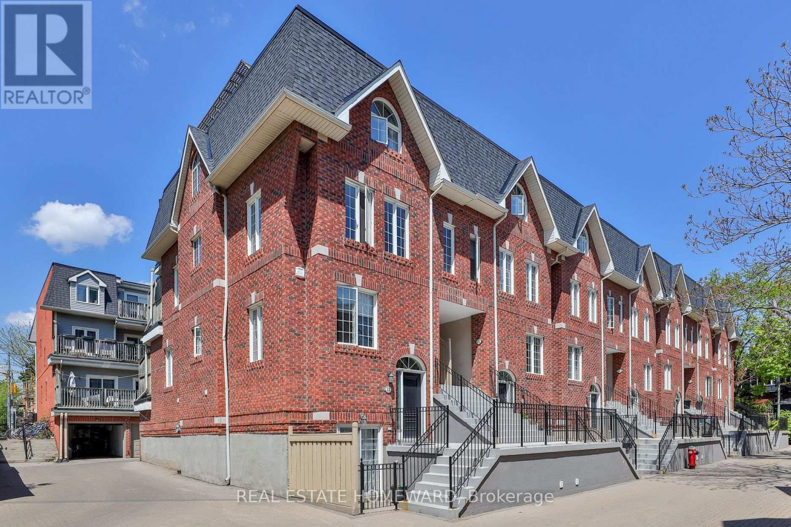 23 - 36 Rusholme Park Crescent, Toronto (Little Portugal), Ontario  M6J 2C9 - Photo 2 - C12158240