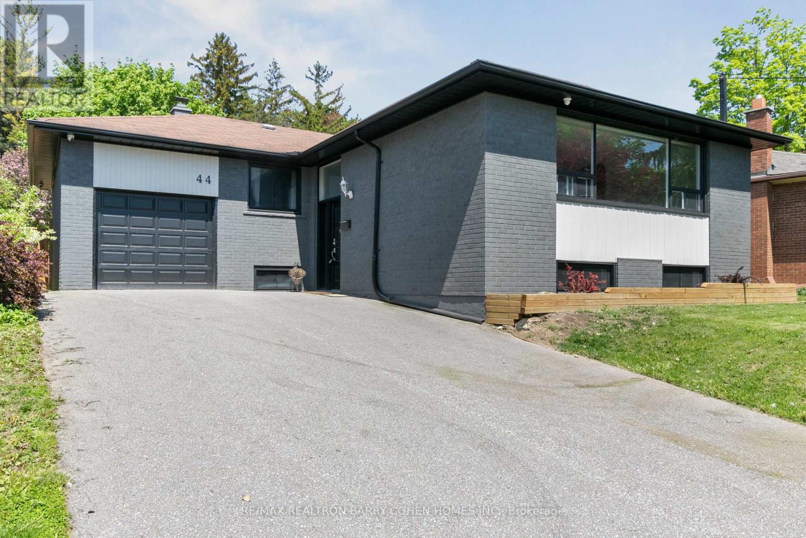 44 Broadlands Boulevard, Toronto, Ontario  M3A 1J3 - Photo 2 - C12158280