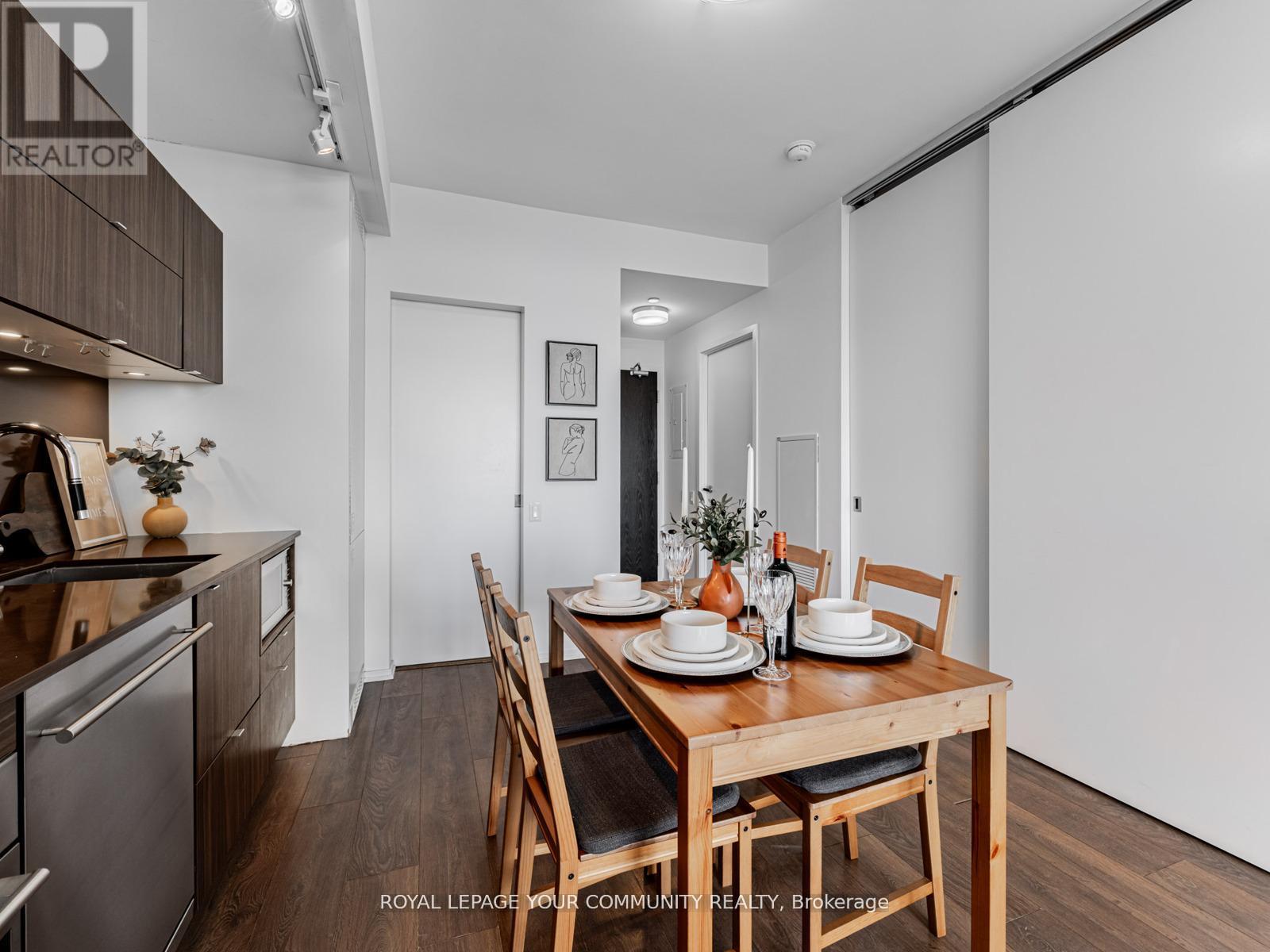 1604 - 125 Peter Street, Toronto, Ontario  M5V 0M2 - Photo 19 - C12158306