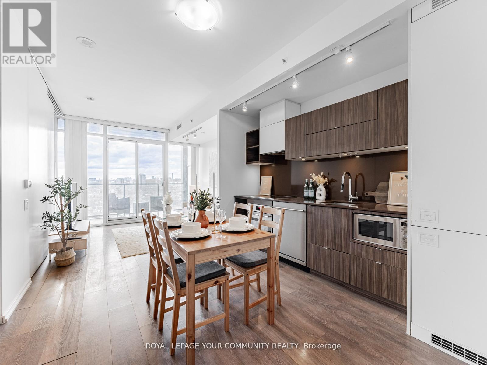 1604 - 125 Peter Street, Toronto, Ontario  M5V 0M2 - Photo 25 - C12158306