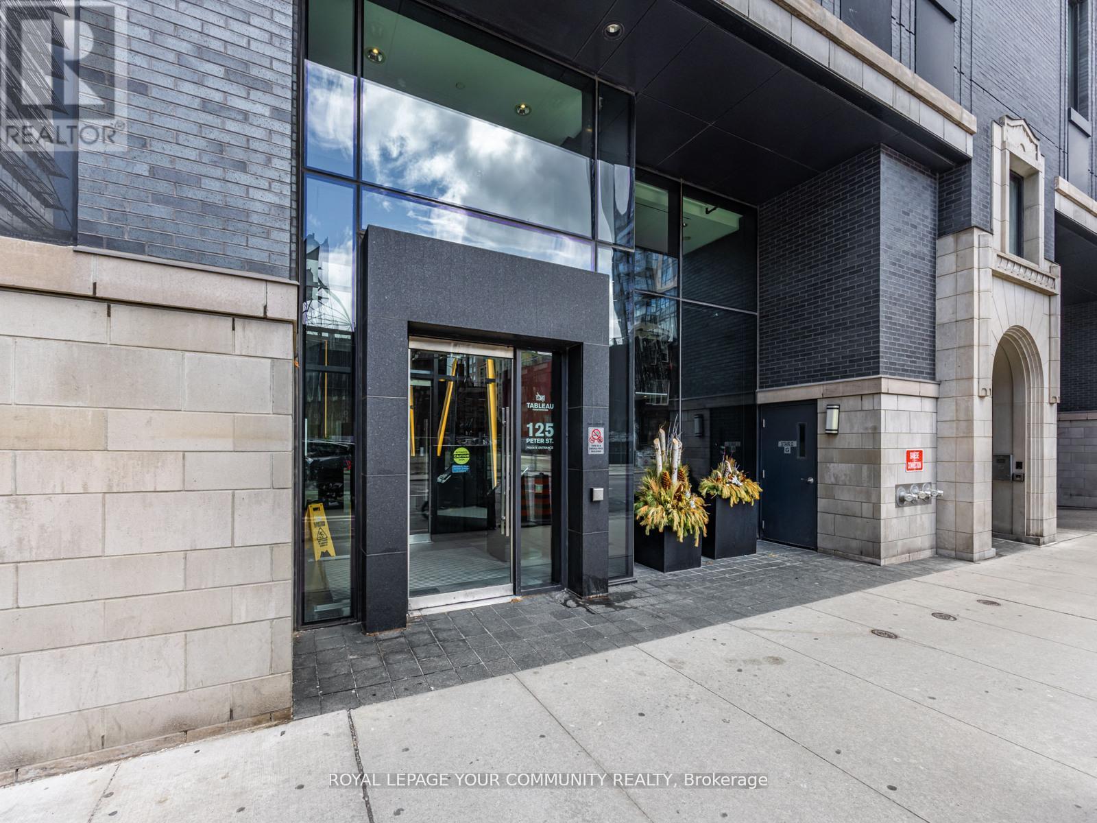 1604 - 125 Peter Street, Toronto, Ontario  M5V 0M2 - Photo 4 - C12158306