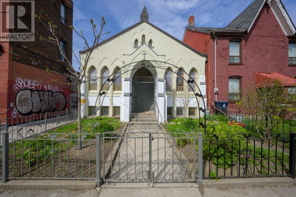 8 Robert Street, Toronto (University), Ontario  M5S 2K3 - Photo 2 - C12158344