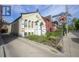 8 ROBERT STREET, Toronto, Ontario