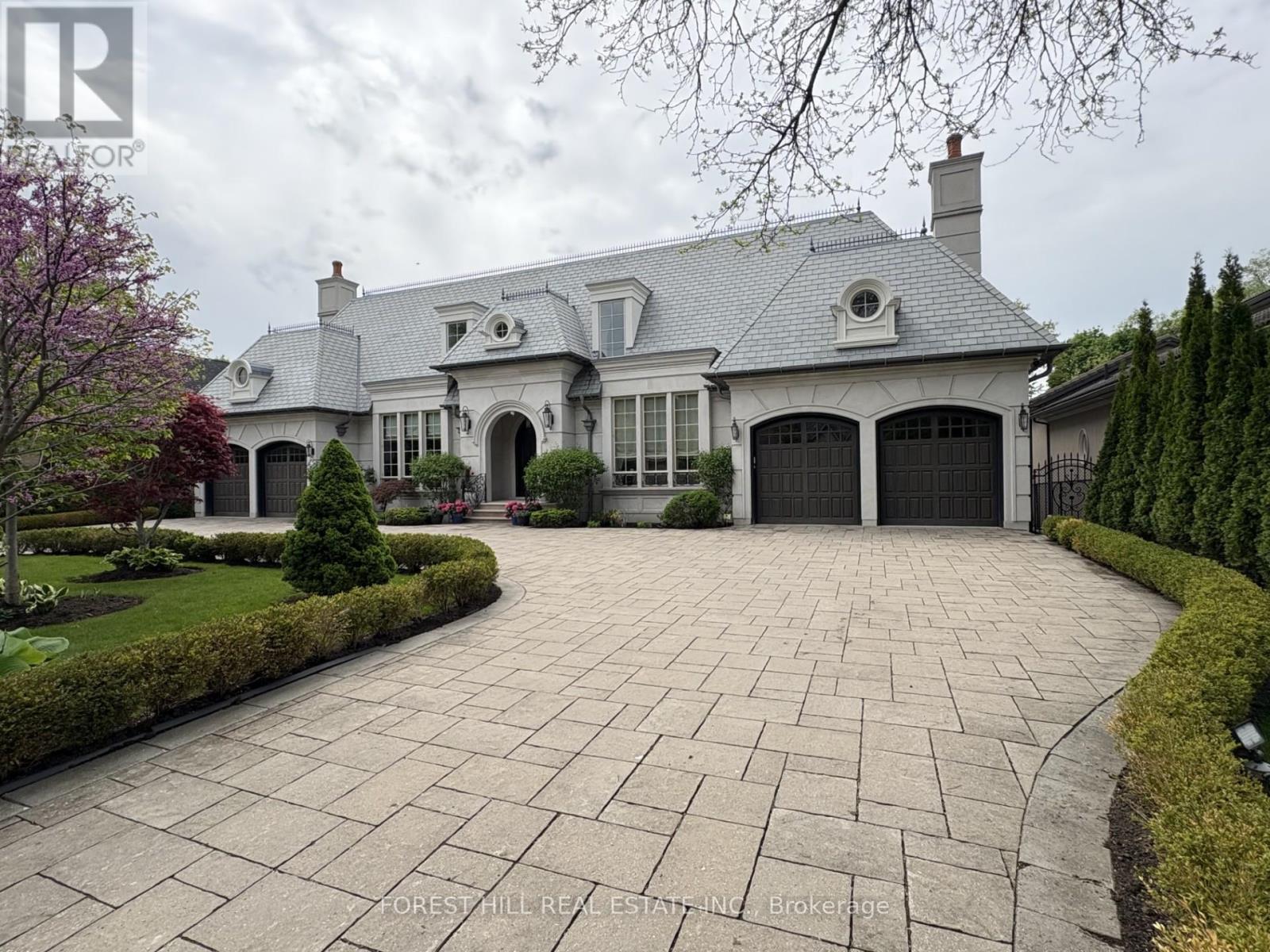 101 FOREST HEIGHTS BOULEVARD, Toronto, Ontario
