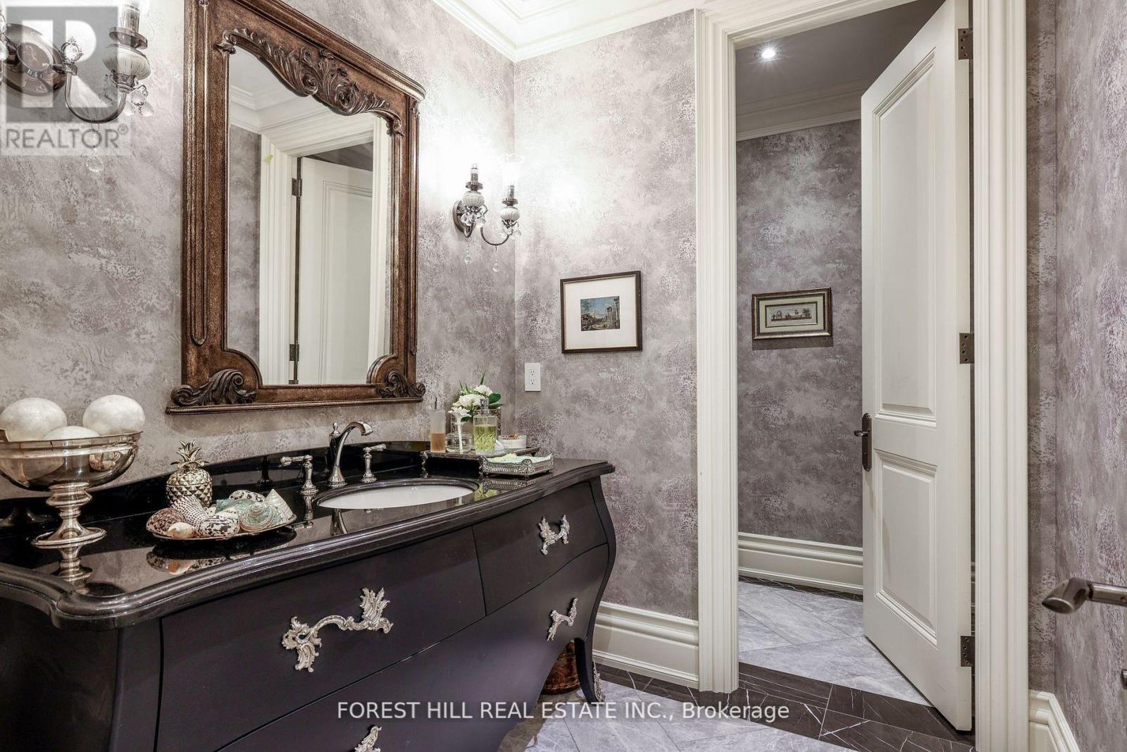 101 Forest Heights Boulevard, Toronto (St. Andrew-Windfields), Ontario  M2L 2K7 - Photo 14 - C12158346