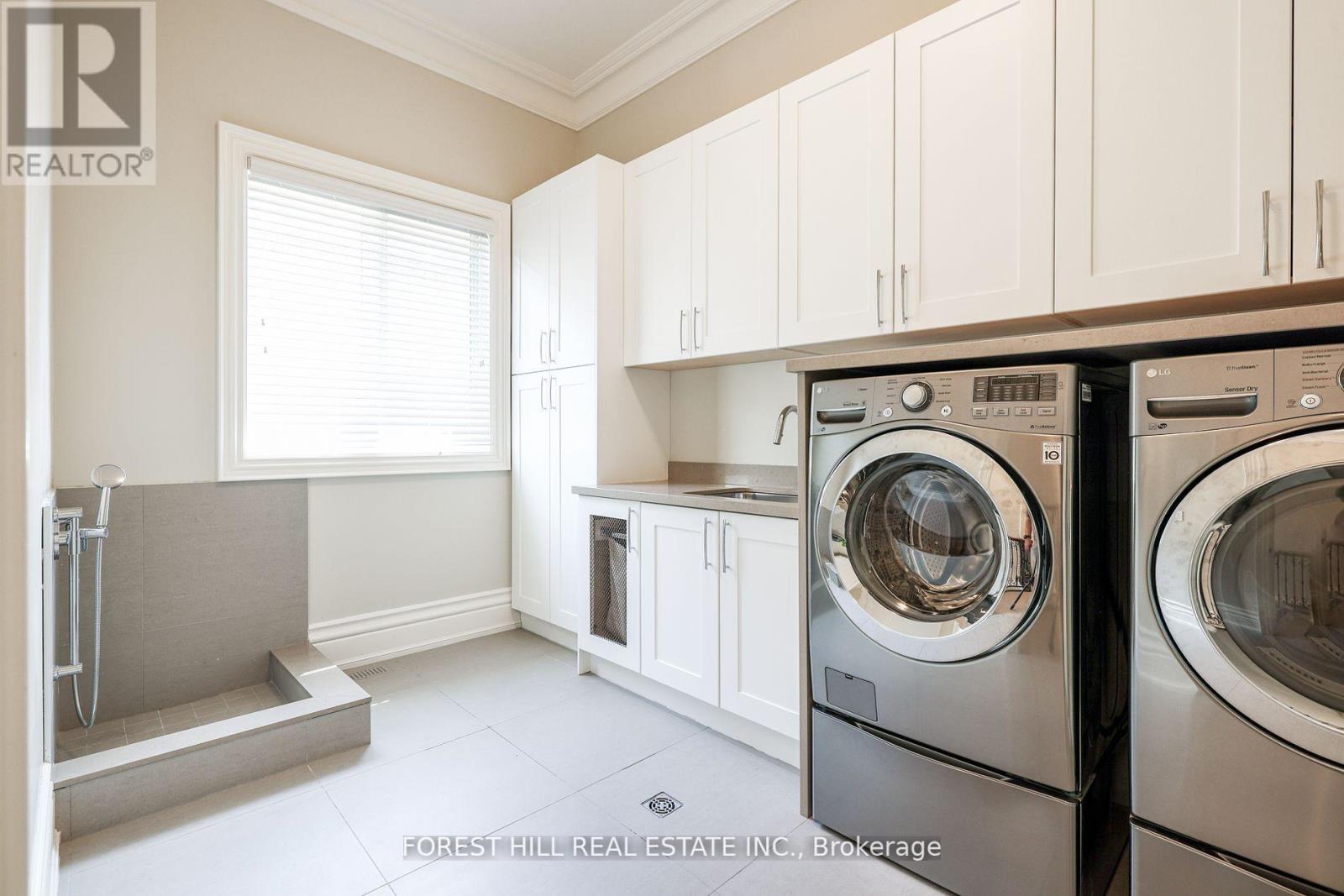 101 Forest Heights Boulevard, Toronto (St. Andrew-Windfields), Ontario  M2L 2K7 - Photo 21 - C12158346