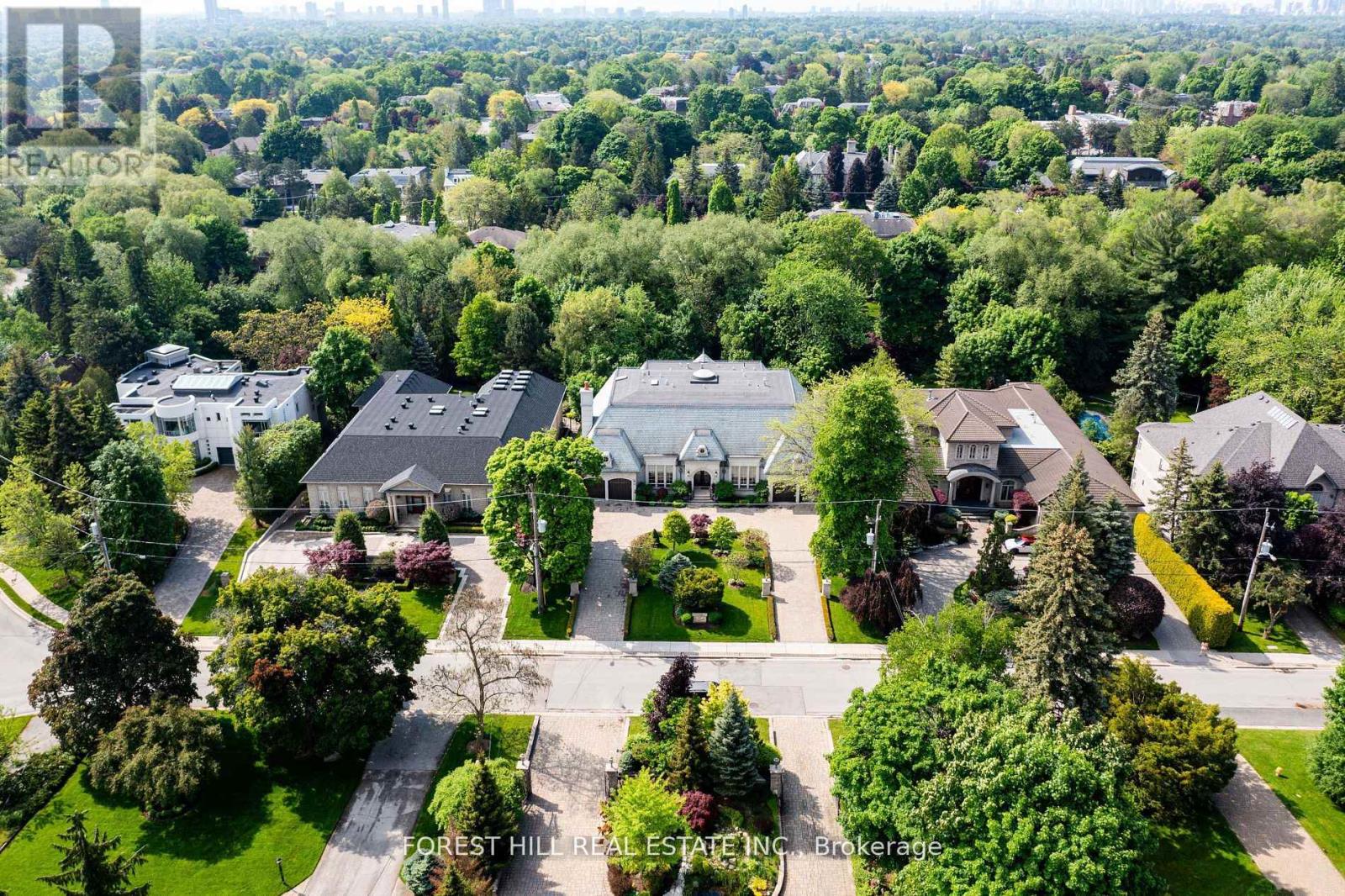 101 Forest Heights Boulevard, Toronto (St. Andrew-Windfields), Ontario  M2L 2K7 - Photo 3 - C12158346