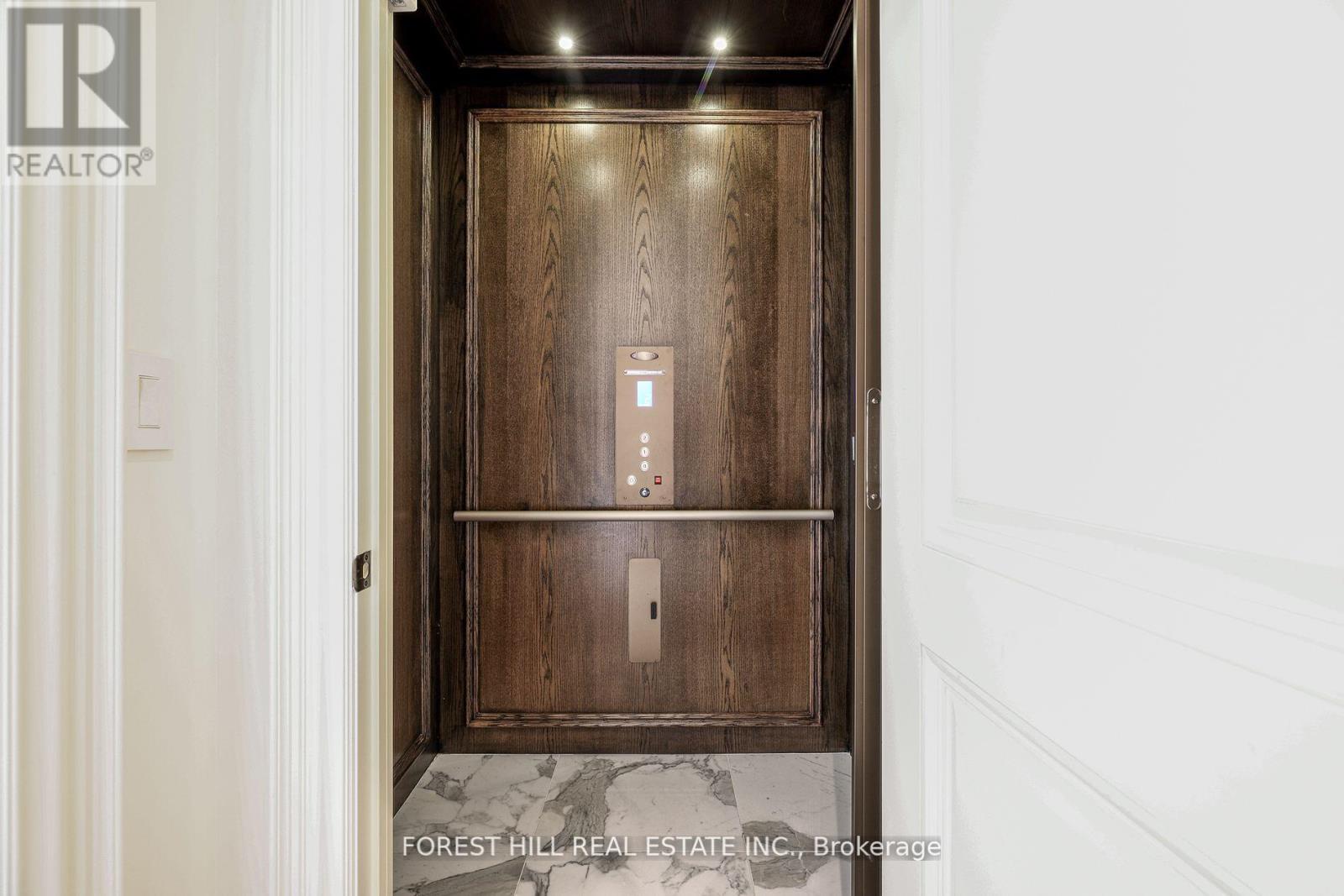 101 Forest Heights Boulevard, Toronto, Ontario  M2L 2K7 - Photo 30 - C12158346