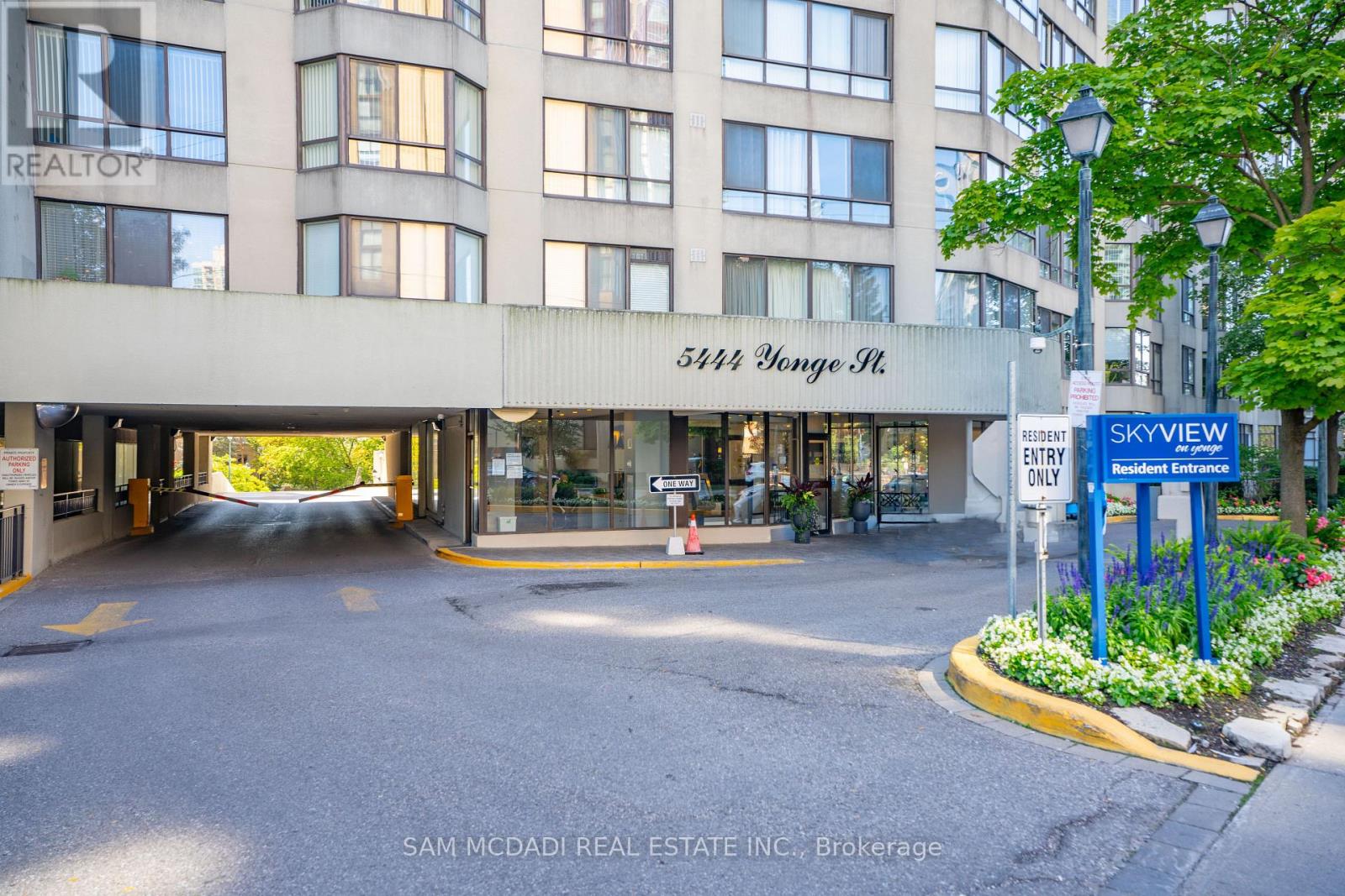 Property at 304 - 5444 YONGE STREET image 2