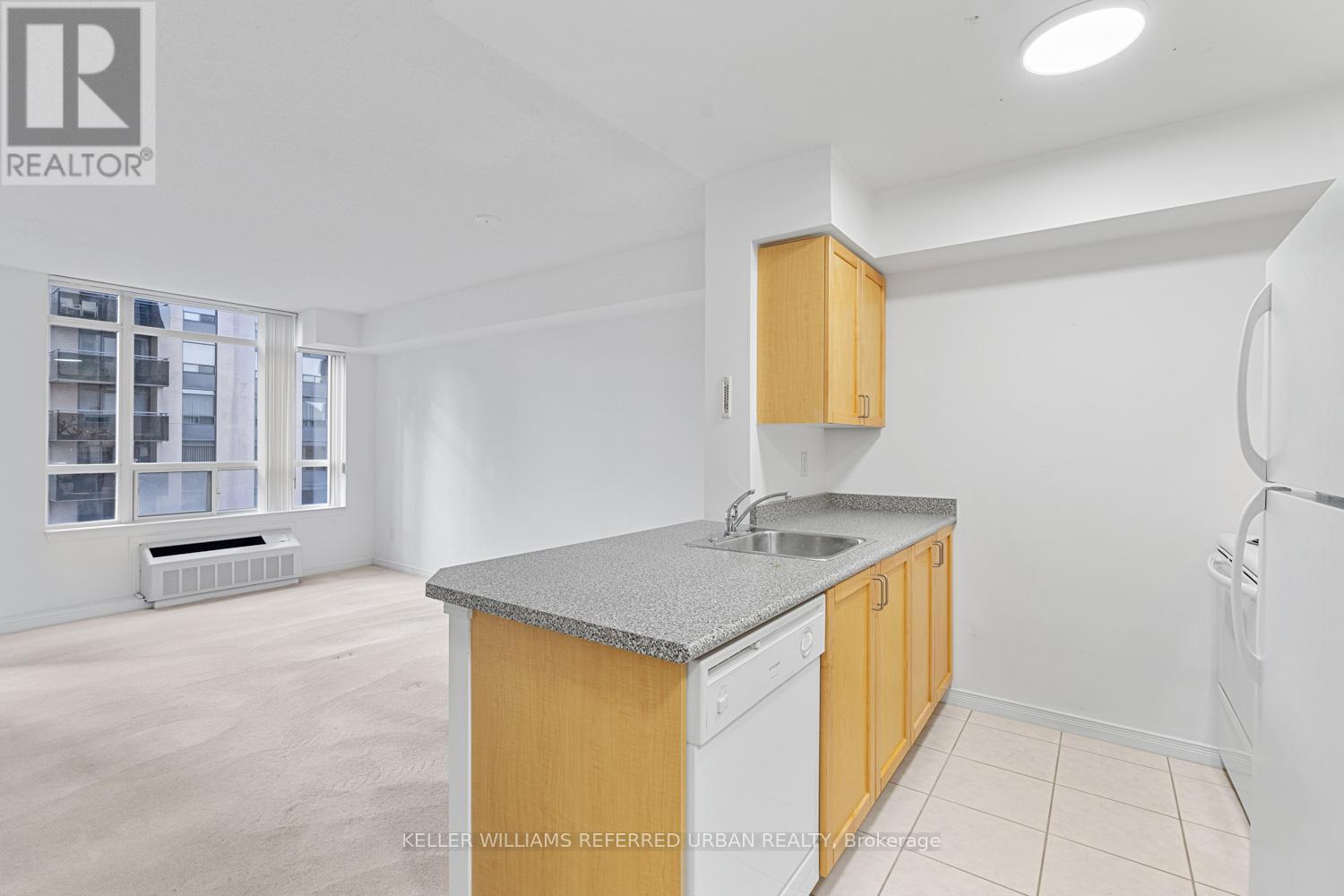 Property at 1002 - 155 BEECROFT ROAD image 2