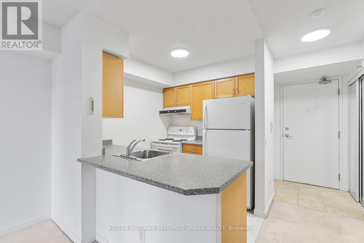 Property at 1002 - 155 BEECROFT ROAD image 3