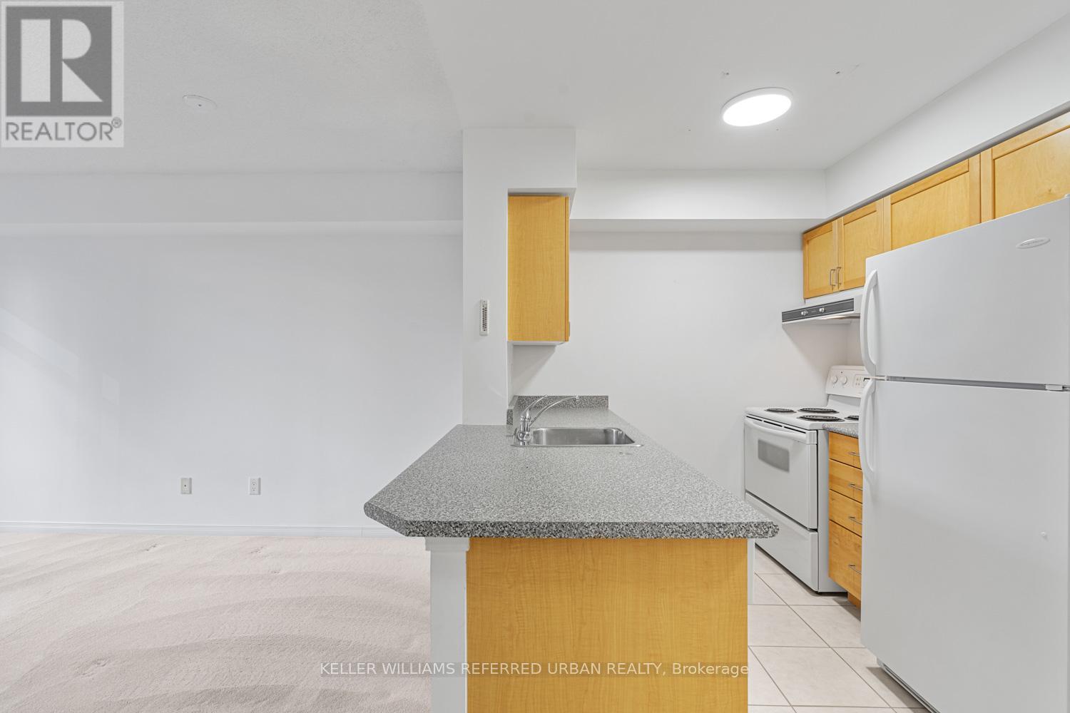 Property at 1002 - 155 BEECROFT ROAD image 5